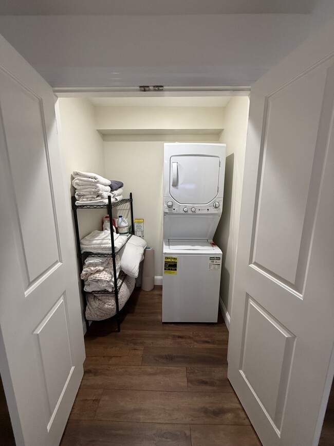 Washer / dryer - 5 Crescent Dr Unit 5 Crescent