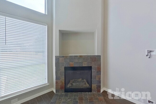 Photo - 2811 S Serrano