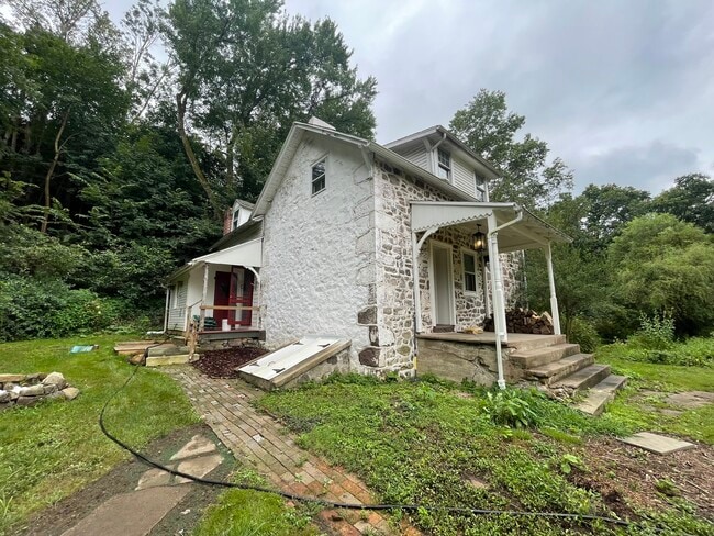 Building Photo - 1586 Green Hills Rd Rental