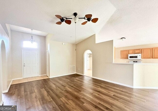 Photo - 94 Pine Bluff Blvd E