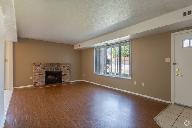 3BD 1.5BA 1,005 sq. ft.