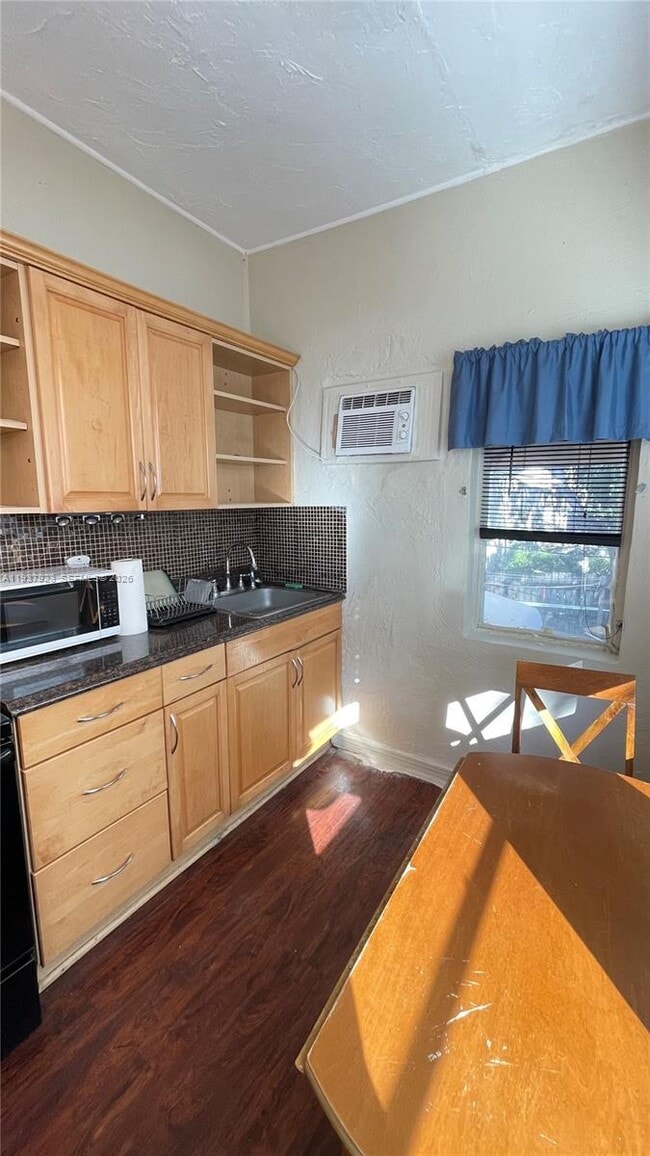 Photo - 1857 Buchanan St Unit 8