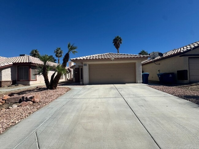 Building Photo - Beautifully Renovated 2 Bed Single Story Home