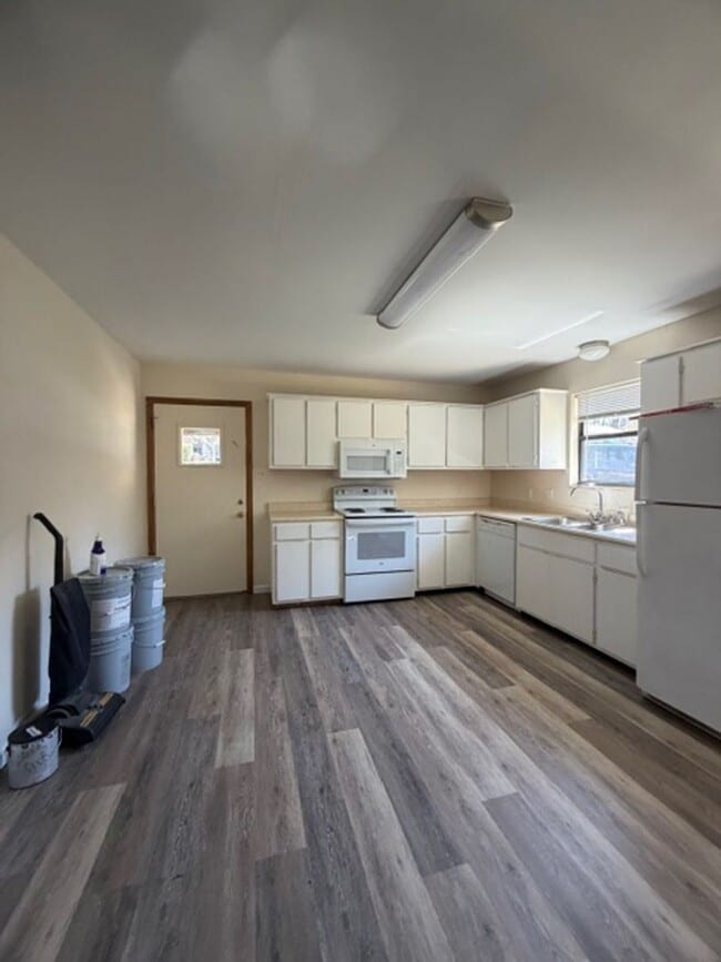 Photo - 2 Bedroom Duplex close to I -140 Contact Debra Johnson (865) 591-8281