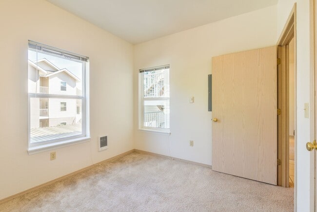 Photo - Country Club Apartments