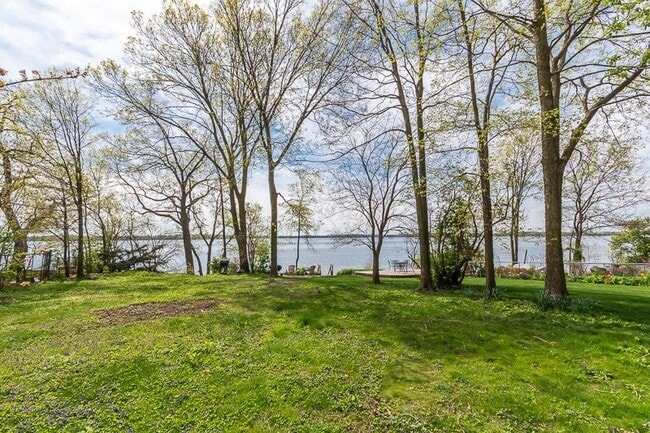 Photo - 933 Spaight St