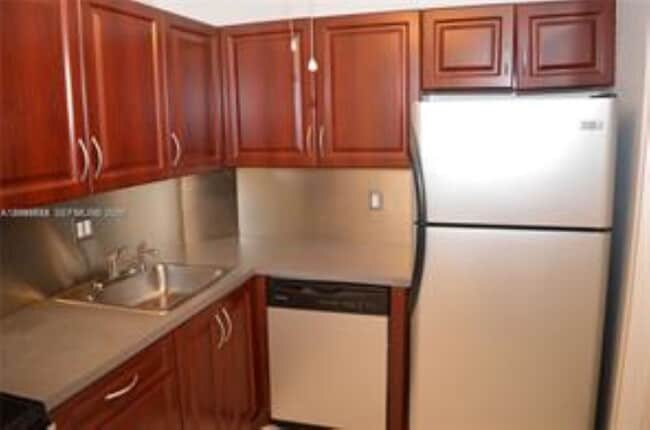 Photo - 9 NE 19th Ct Unidad 204C
