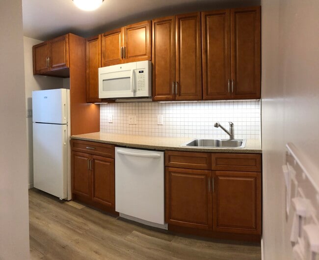 Building Photo - 193 Main St Unit 1 Rental