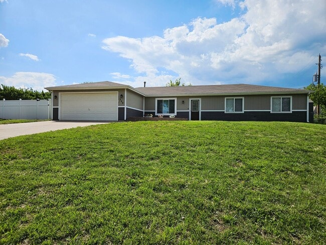 Photo - Gorgeous Corner lot Home for Rent!