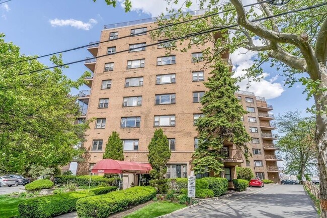 Photo - 8800 Boulevard E Condo Unit 4C