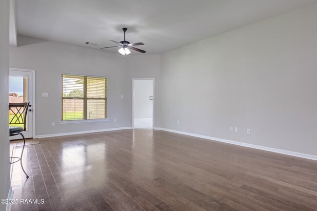Photo - 132 Timber Edge Dr
