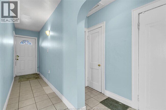 Photo - 915 Josephine Ave