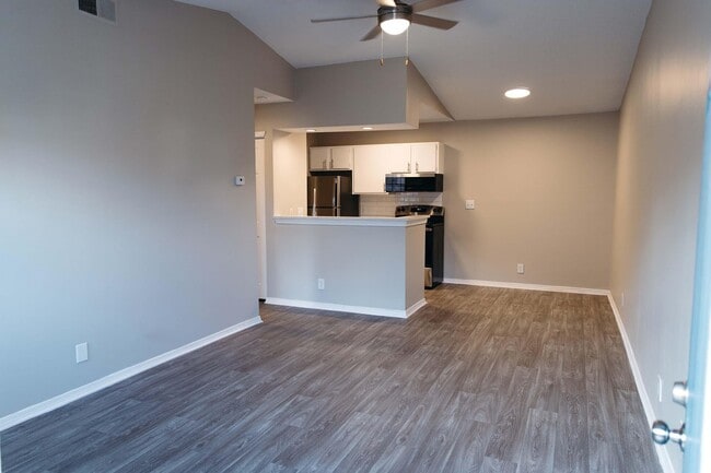 Photo - Summerfield Apartments