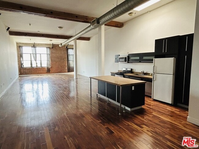 Building Photo - 652 Mateo St Unit 306 Rental