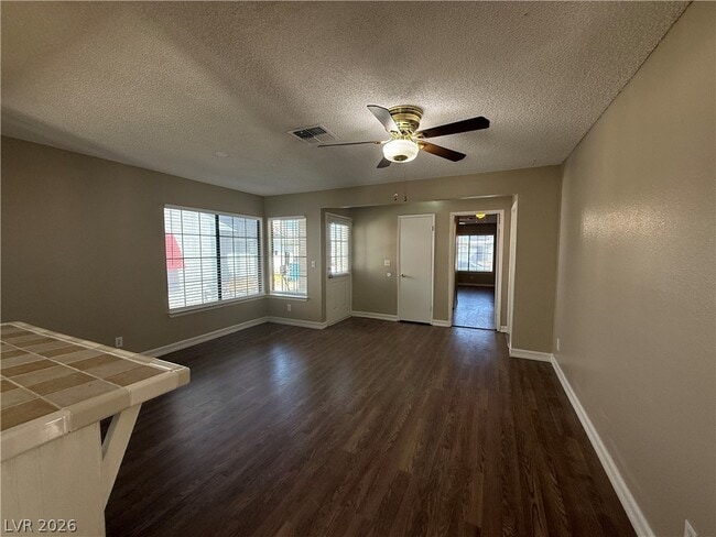 Photo - 1912 Harvest Dr