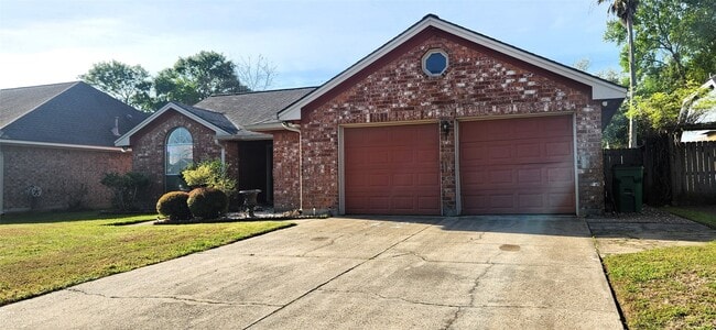 Photo - 704 Manor Dr