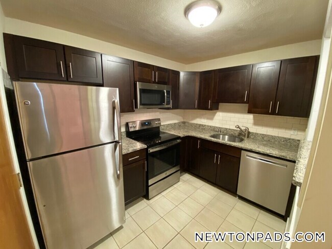 Photo - 266 Grove St Unidad 11