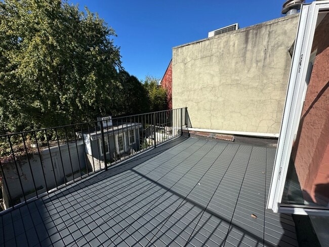 Photo - 101 Pioneer St