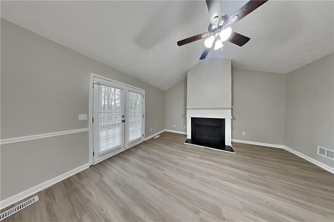 Photo - 5493 Riverchase Dr