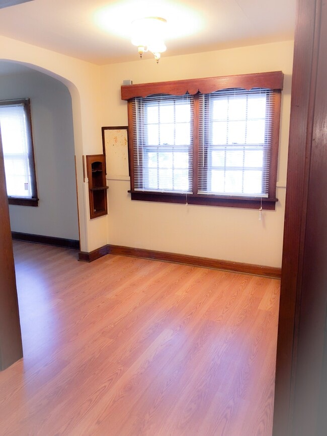 Dining Area - 1016 E Blaine St Casa