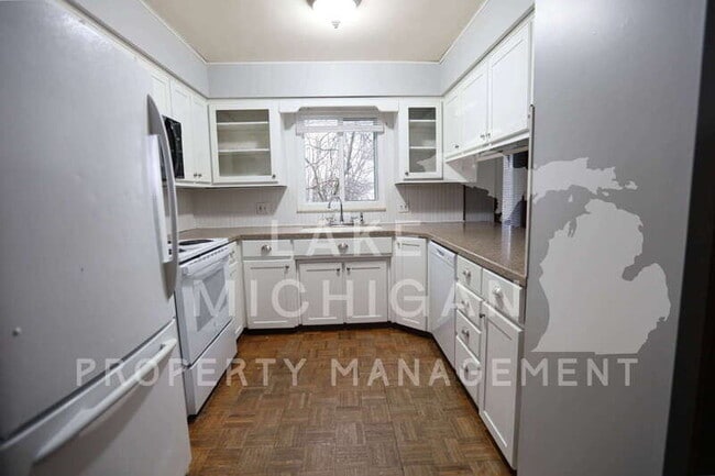 Photo - 4833 Stauffer Ave SE