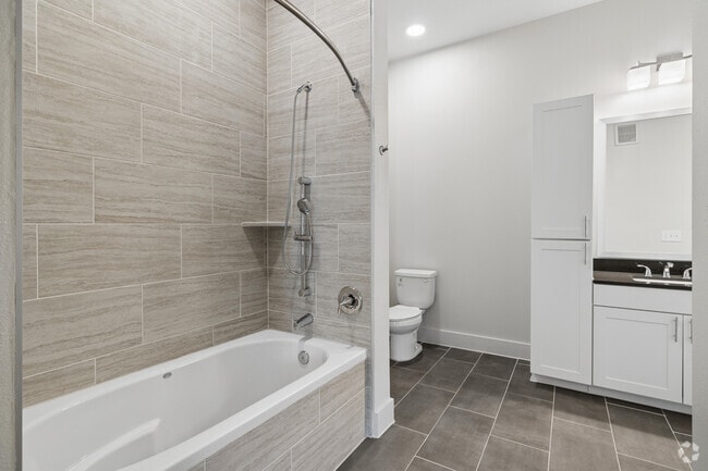 1BR, 1BA - 1,140SF - Bathroom