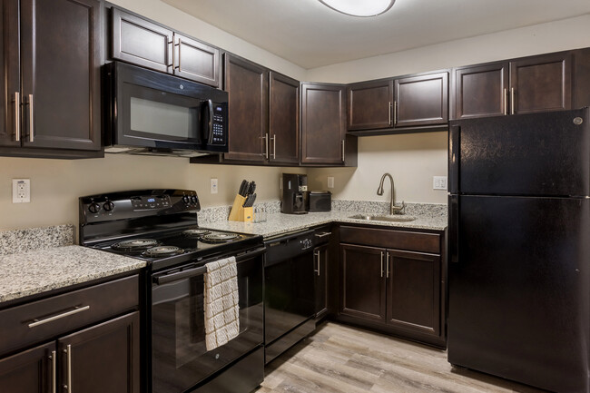 Building Photo - Halcyon Rental