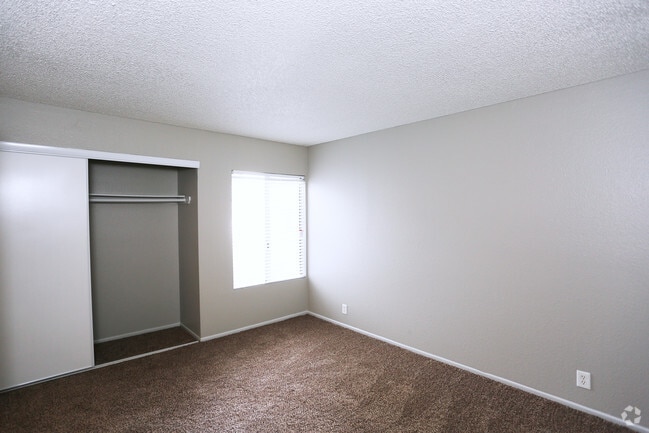 2HAB, 2BA - 824 ft²