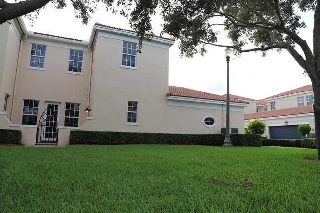 Photo - 806 NW 82nd Pl