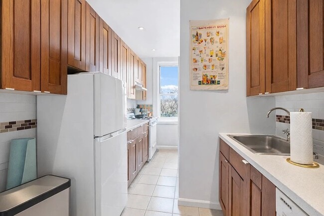 Photo - 50 Horatio St Unit 10