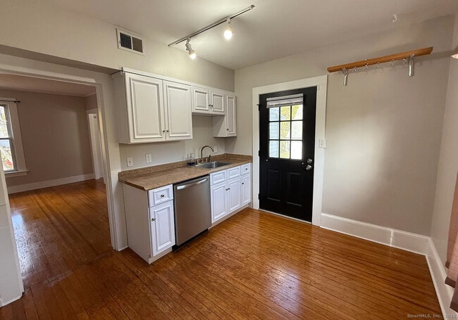 Photo - 1752 Farmington Ave Unit 3