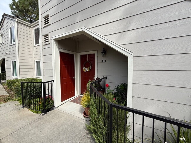 Beautiful 1 Bed/1.25 Bath Spacious Condo in Perfect San Ramon Location