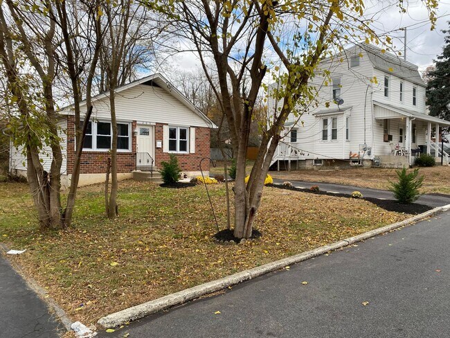 Photo - Renovated 3 Bed Single Family Ranch Home on Quite Cul De Sac