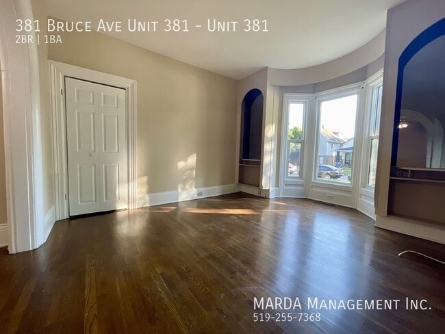 Photo - CHARMING 2 BED/1BATH MAIN UNIT DOWNTOWN WINDSOR + HYDRO & GAS Unit 381