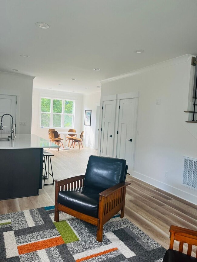 NEW Beautiful Three Bedroom, 2 Bath Home House Rental in