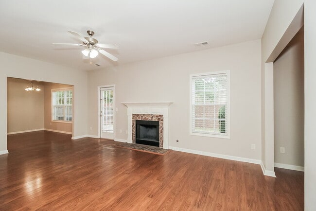 Photo - 130 Brookvalley Crossing