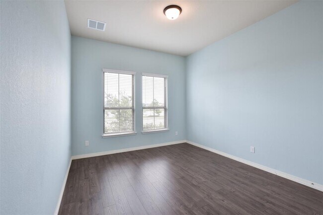 Photo - 19908 Eire Dr