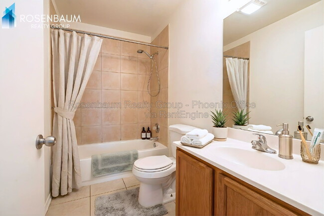 Photo - 1702 W Shangri La Rd Unit 3
