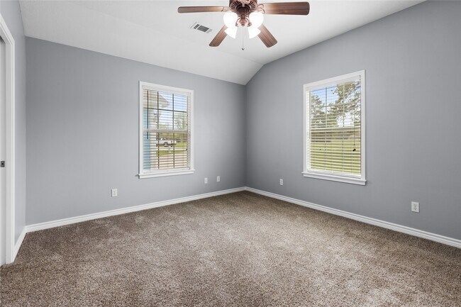Photo - 140 Meadowview Dr