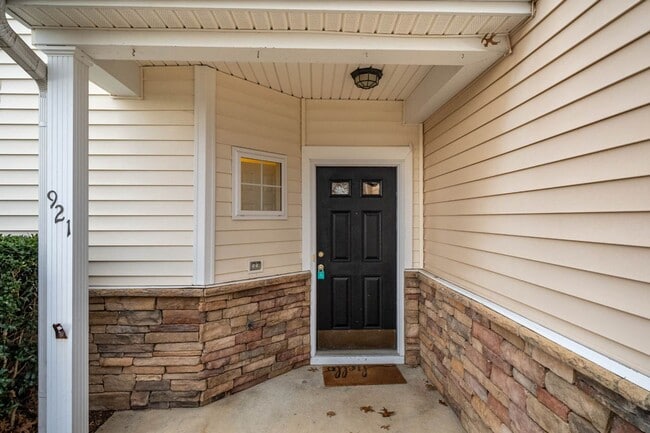 Photo - 921 Cinnamon Dr