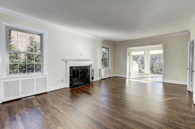 Photo - 4910 Hillbrook Ln NW