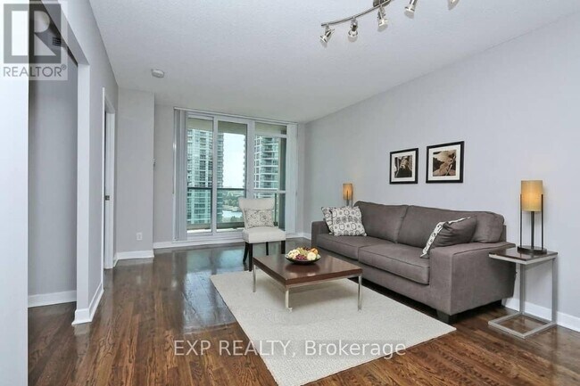 Photo - 235 Sherway Gardens Rd Unité 1211