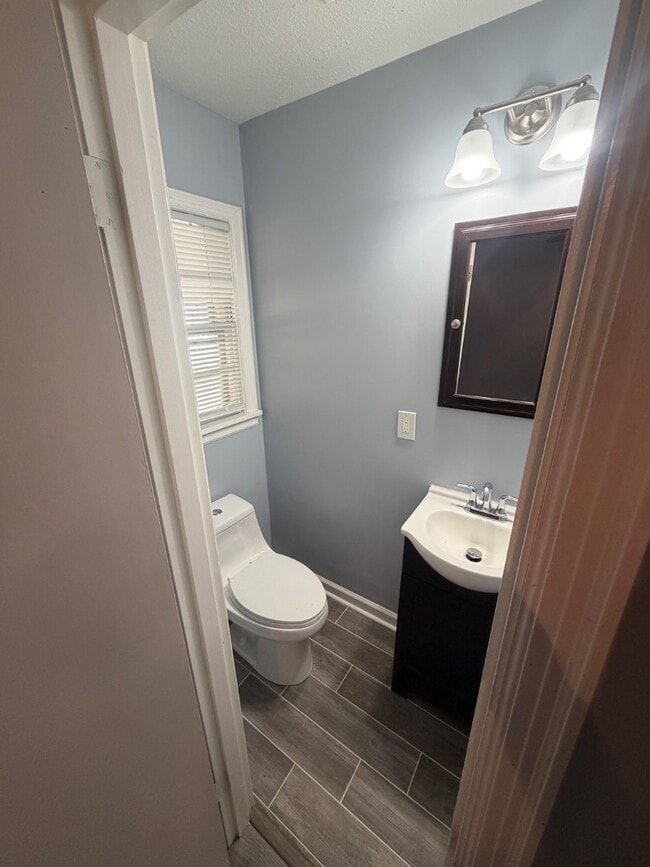 Photo - 11813 Pierce Way