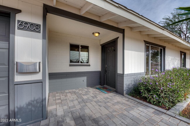 Photo - 6908 E Edgemont Ave
