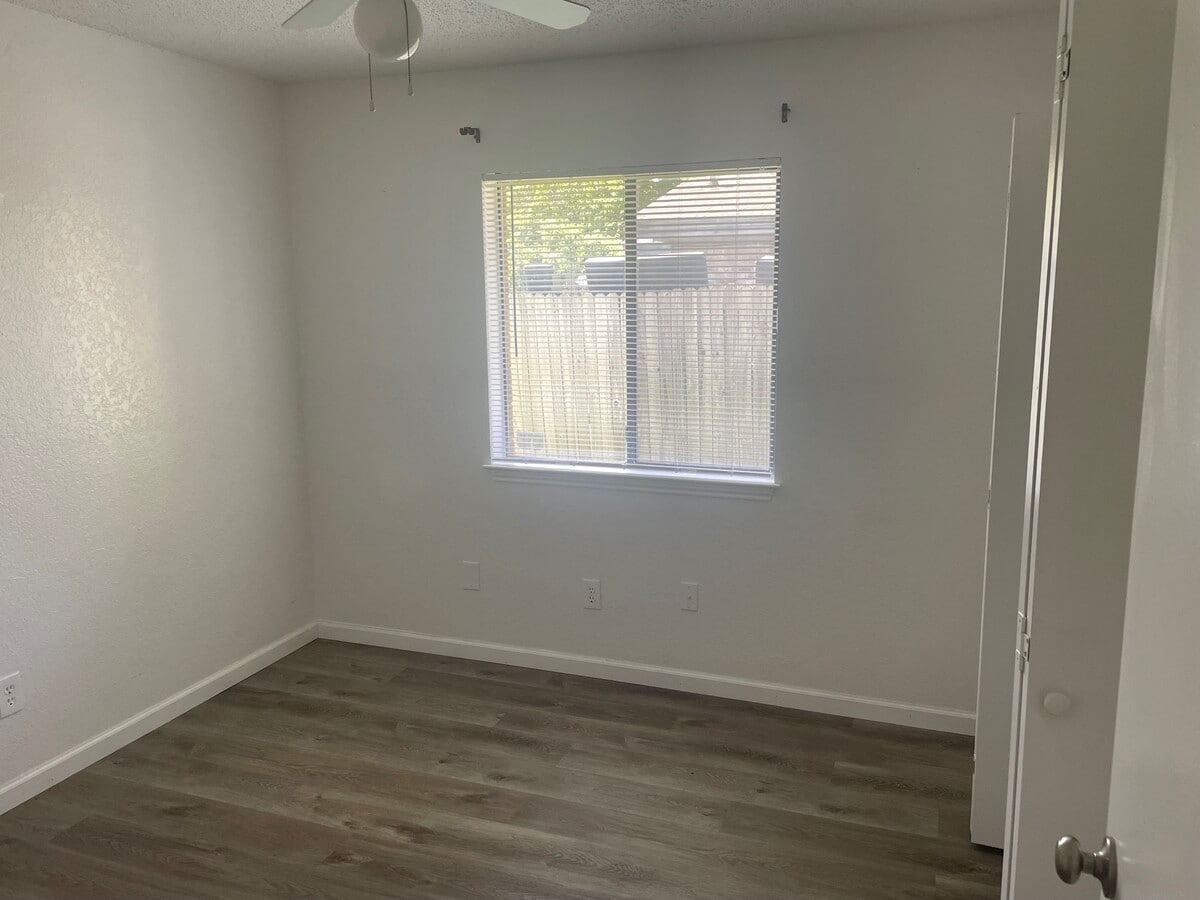 2nd Bedroom - 5832 Silver Sage Dr