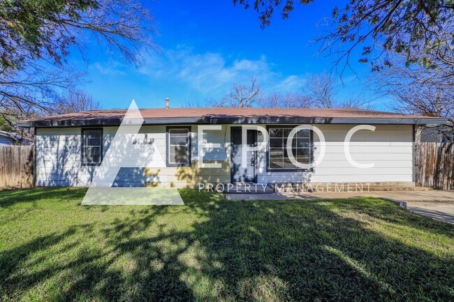 103 W Nolan Trail