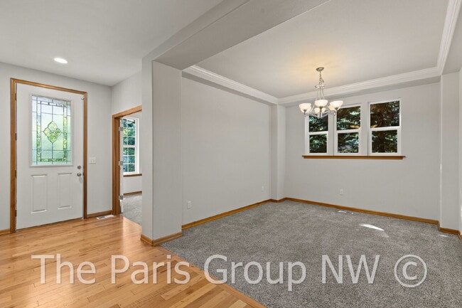 Beautiful Central Bothell Home. Great Floor Plan! Open Lvg Spaces, Office, Bonus Room  + XL Bedro...