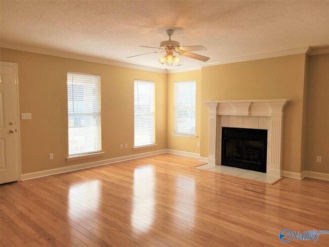 Photo - 5308 Frankford Dr SE