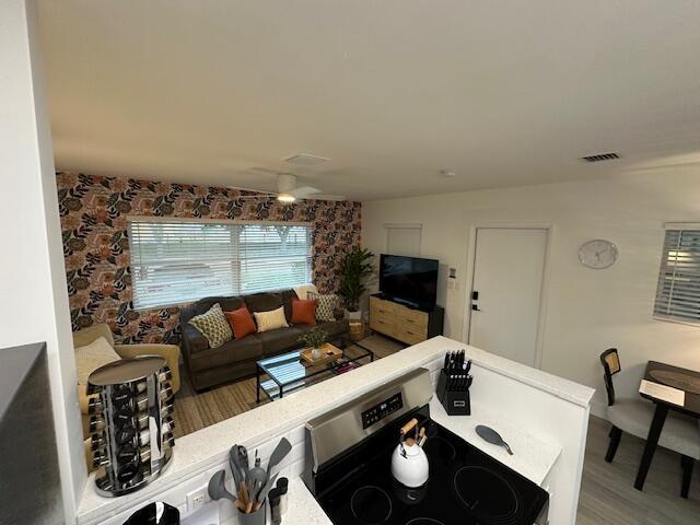 Photo - 524 Eastwind Dr