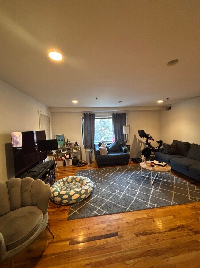 Photo - 401 1st St Unit 1